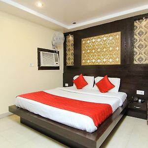 Oyo 2000 Hotel Yash